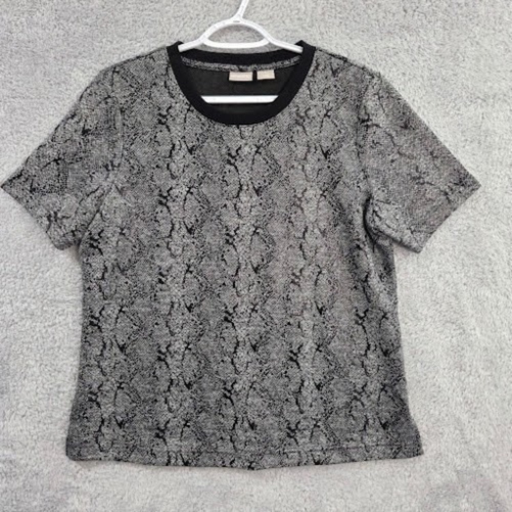 Chico's Snake Print Top Women's Size 1 Medium Gray Silver Black Crew Neck Shirt